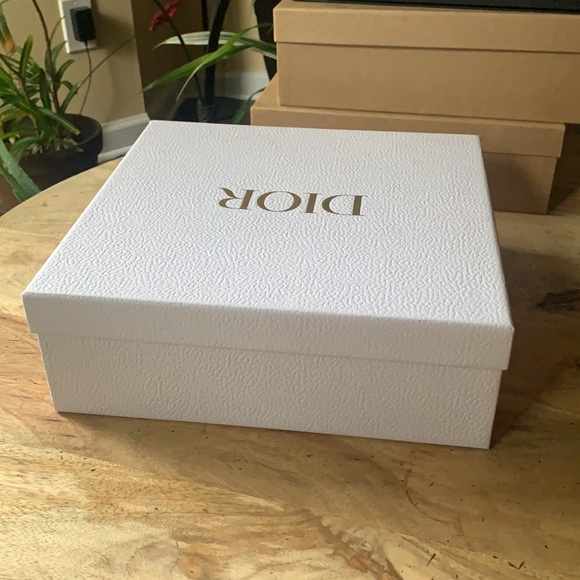 DIOR Giftbox w/Ribbon and Silk paper - - Picture 4 of 8